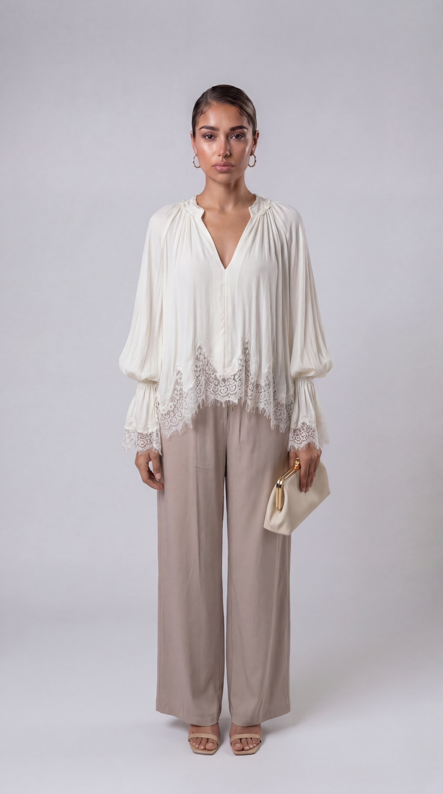 Bluse mit Spitzenapplikationen