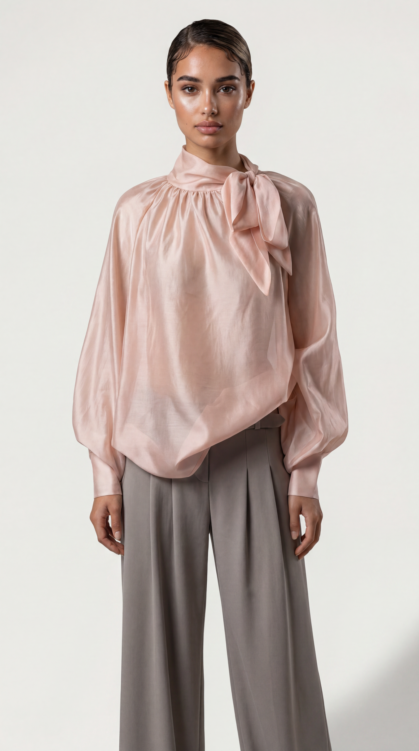 Damenbluse mit Schleife