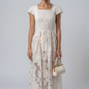 Kleid mit Spitzenstickerei